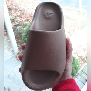 Adidas yeezy slide (Flax)